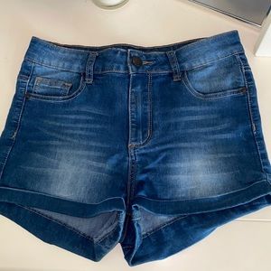 Refuge Size 6 Jean Shorts